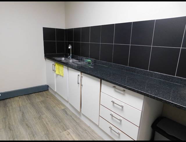 135M² OFFICE TO LET IN HYDE PARK
